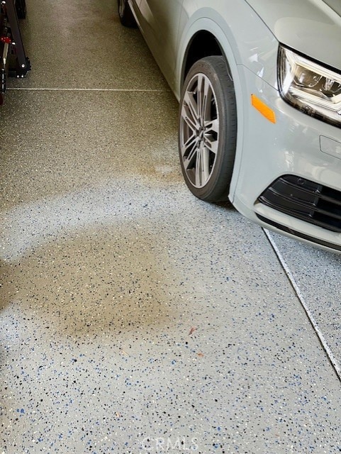 40265 Calle Real, Murrieta, CA 92563 - garage view of speckled floor