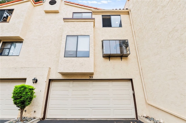 5715 Baltimore Dr Unit 35, La Mesa, CA 91942 - view of garage