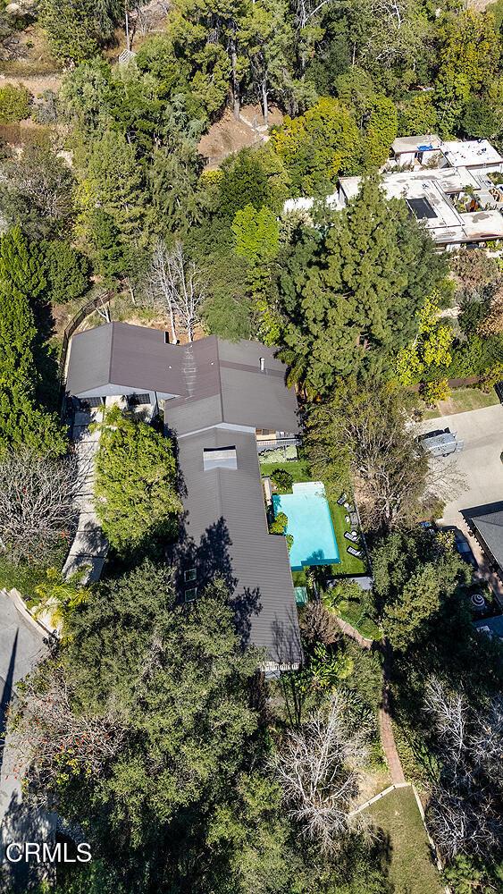 140 Belday Rd, Pasadena, CA 91105 - bird's eye view of a pool area