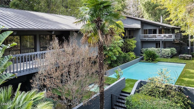 140 Belday Rd, Pasadena, CA 91105 - outdoor pool featuring stairway