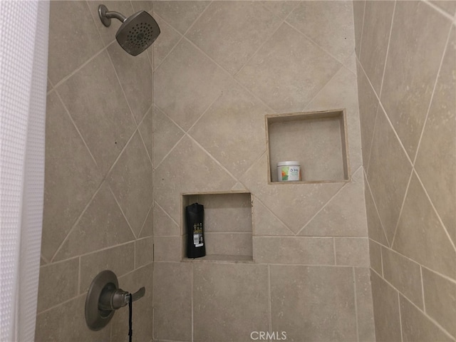 1121 Gladys Ave, Long Beach, CA 90804 - bathroom view of a tile shower