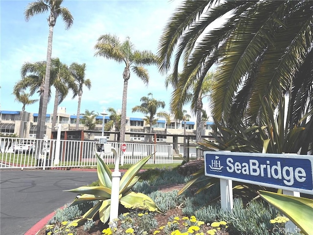 3381 Bandit Cir, Huntington Beach, CA 92649 - view of community sign