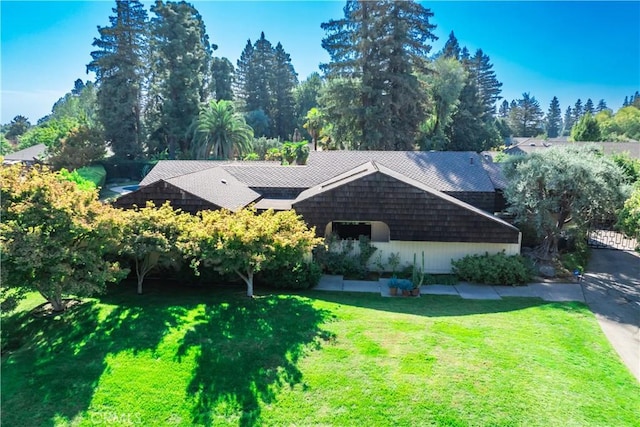 3715 W Birch Ave, Fresno, CA 93711 - view of front of property featuring a front lawn