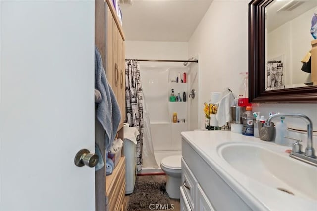 1218 S Sultana Ave Unit A, Ontario, CA 91761 - bathroom with vanity, toilet, and curtained shower