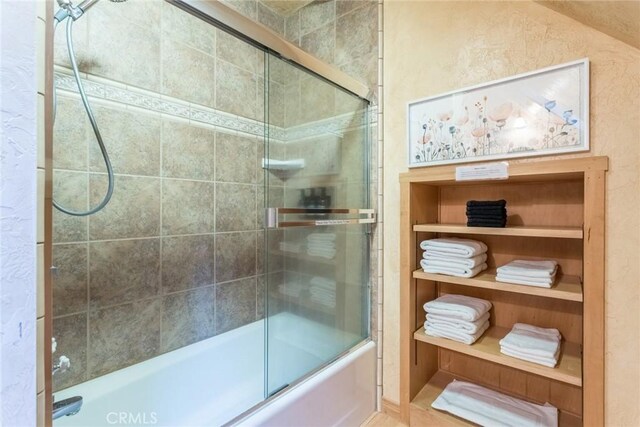 1900 Maple Dr, Weed, CA 96094 - full bath featuring enclosed tub / shower combo