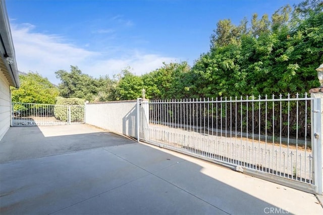 1130 Hidden Springs Ln, Glendora, CA 91741 - view of patio / terrace featuring a gate