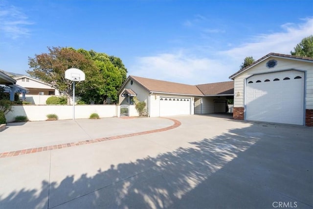 1130 Hidden Springs Ln, Glendora, CA 91741 - ranch-style house with driveway and an attached garage