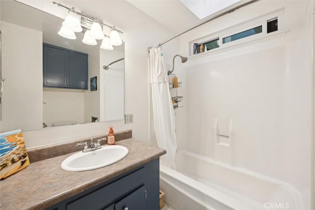6950 Navarette Ave, Atascadero, CA 93422 - bathroom featuring shower / bathtub combination with curtain, vanity, and toilet
