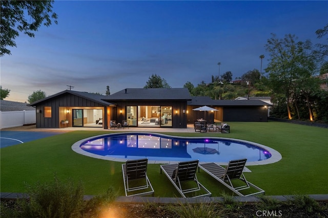 20215 Lorenzana Dr, Woodland Hills, CA 91364 - swimming pool with an outdoor living space and a patio area