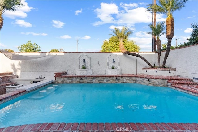 5144 Meadow Wood Ave, Lakewood, CA 90712 - view of pool