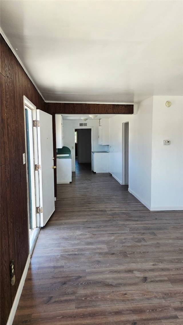 322 S 8th St, Taft, CA 93268 - hallway with dark wood-style flooring