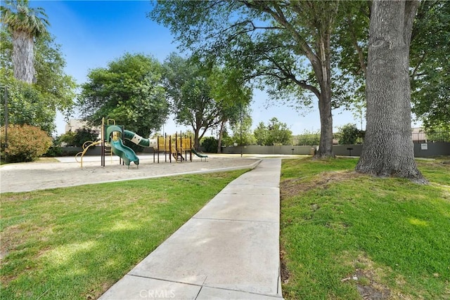 20235 Cohasset St Unit 6, Winnetka, CA 91306 - community play area with a yard