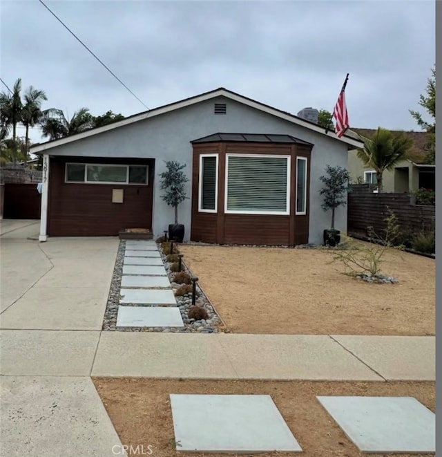13917 Truro Ave, Hawthorne, CA 90250 - view of front facade featuring stucco siding