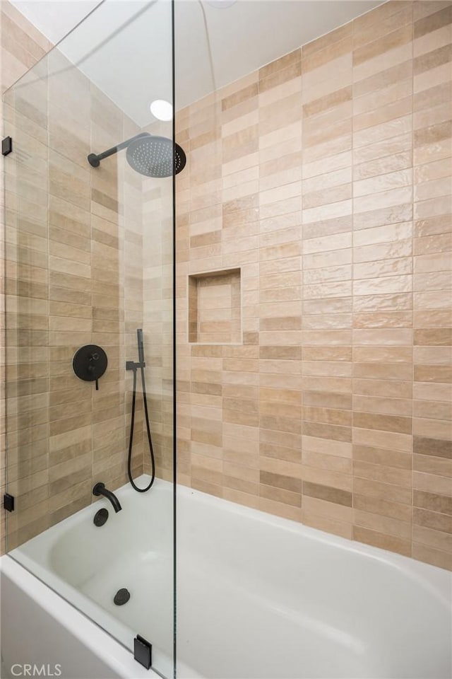 5161 E 27th St, Long Beach, CA 90815 - full bath with tub / shower combination
