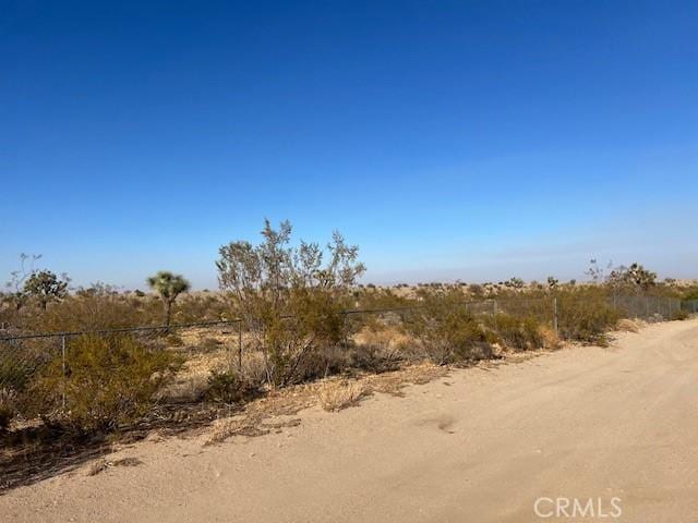 5202 La Mesa Rd, Phelan, CA 92371