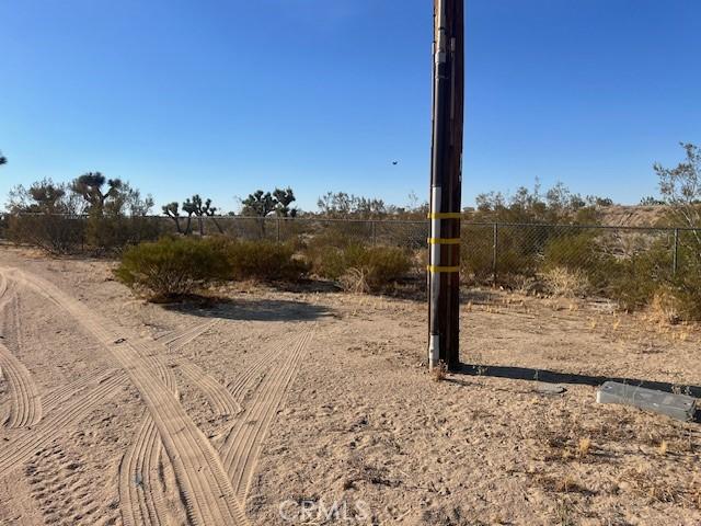 5202 La Mesa Rd, Phelan, CA 92371