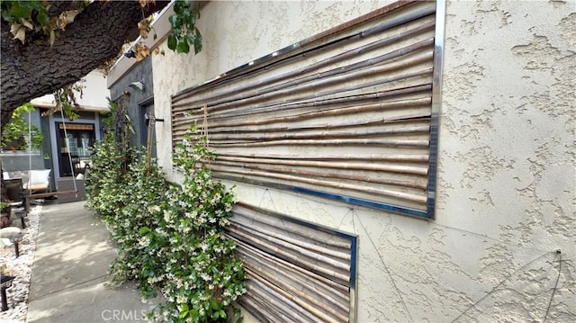 8601 Burnet Ave Unit D, North Hills, CA 91343 - exterior view of stucco siding
