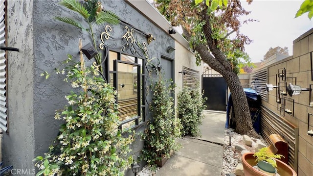 8601 Burnet Ave Unit D, North Hills, CA 91343 - view of side of property