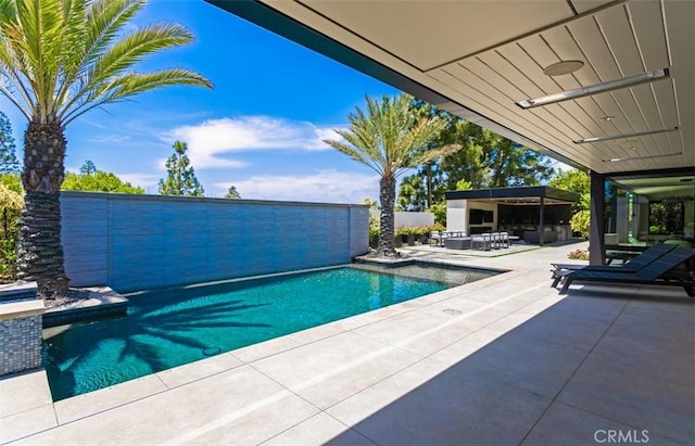 15 Torrey Pines Ln, Newport Beach, CA 92660 - view of swimming pool featuring a patio