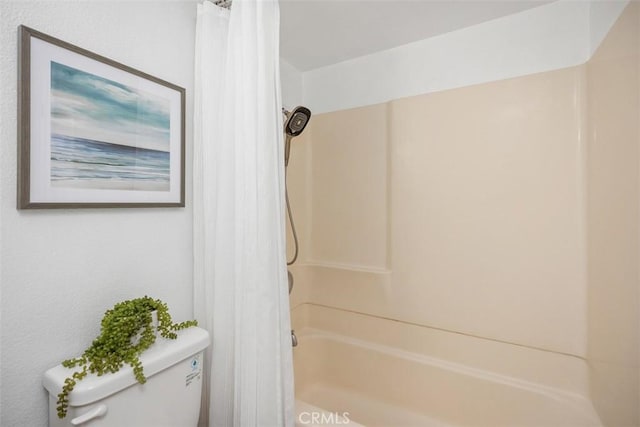 25611 Quail Run Unit 18, Dana Point, CA 92629 - bathroom with toilet and shower / tub combo