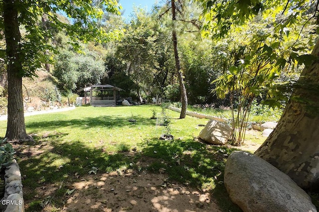 633 Norumbega Dr, Monrovia, CA 91016 - view of grassy yard with a gazebo