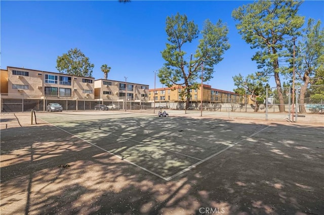 17900 Sherman Way Unit 416, Reseda, CA 91335 - view of tennis court