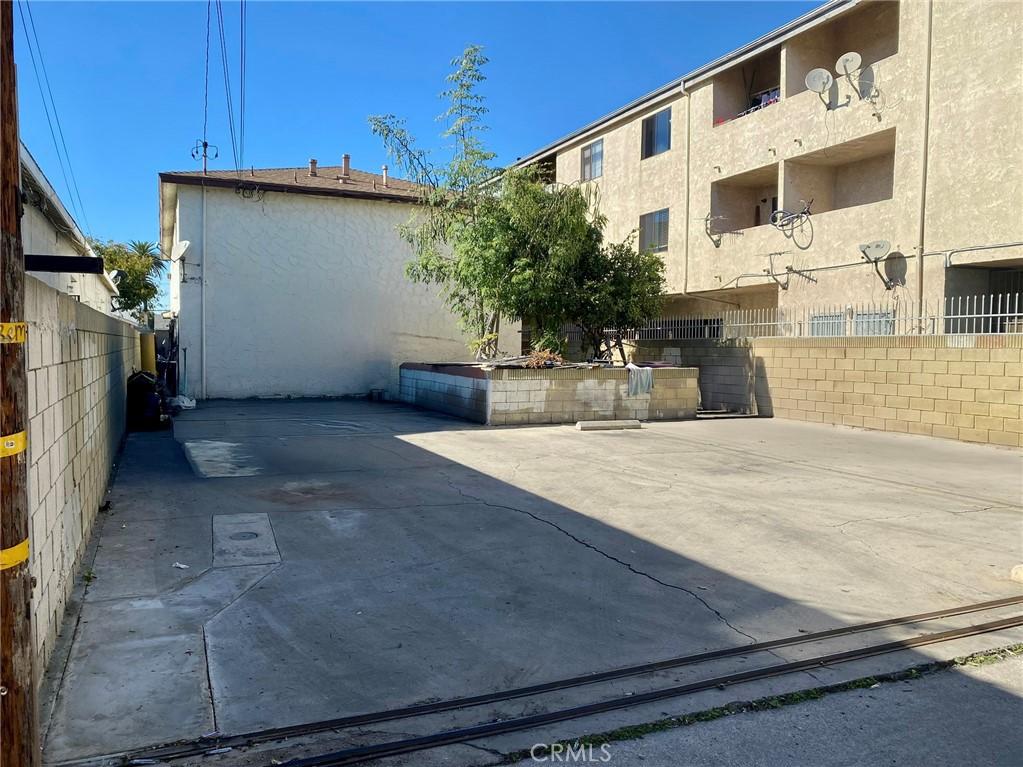1120 Raymond Ave, Long Beach, CA 90804 - photo 2