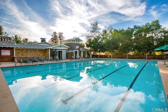 3522 Camino Cereza, Carlsbad, CA 92009 - community pool with a patio