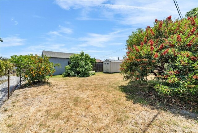 14403 S White Ave, Compton, CA 90221 - view of yard