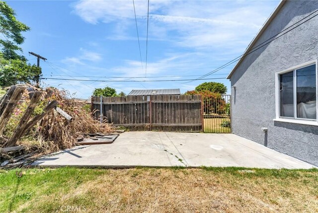 14403 S White Ave, Compton, CA 90221 - view of patio / terrace