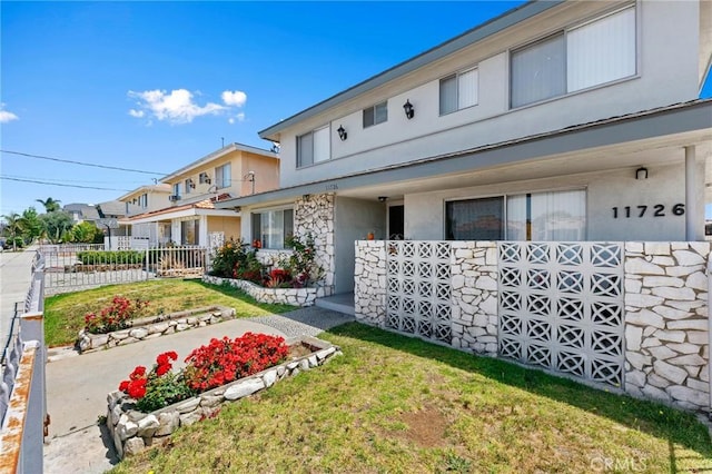 11726 Freeman Ave Unit A, Hawthorne, CA 90250 - view of yard with a porch