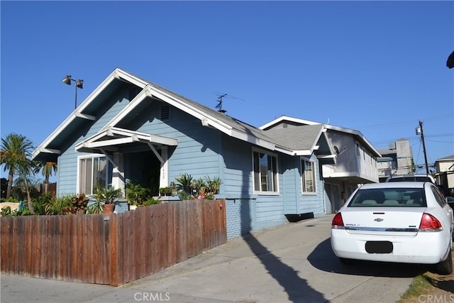1452 Pacific Ave, Long Beach, CA 90813 - view of front facade with driveway