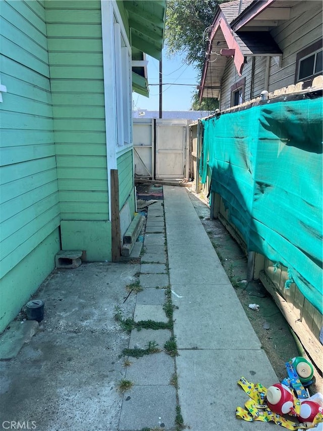 1909 E 59th St, Long Beach, CA 90805 - view of side of home