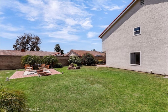 3016 Daphney Ct, Simi Valley, CA 93063 - fenced backyard with a patio area
