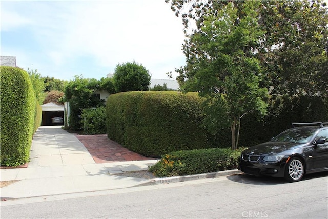 10941 Peach Grove St, North Hollywood, CA 91601 - view of parking / parking lot