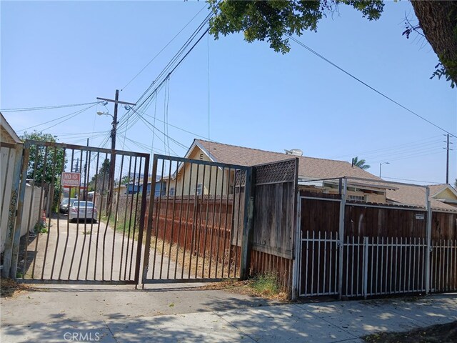 10005 Denver Ave, Los Angeles, CA 90044 - photo 10