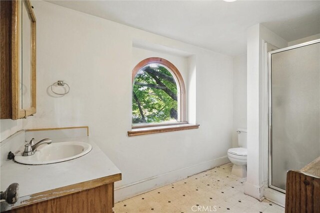 915 Poplar St, Chico, CA 95928 - full bath featuring tile patterned floors, vanity, and a stall shower