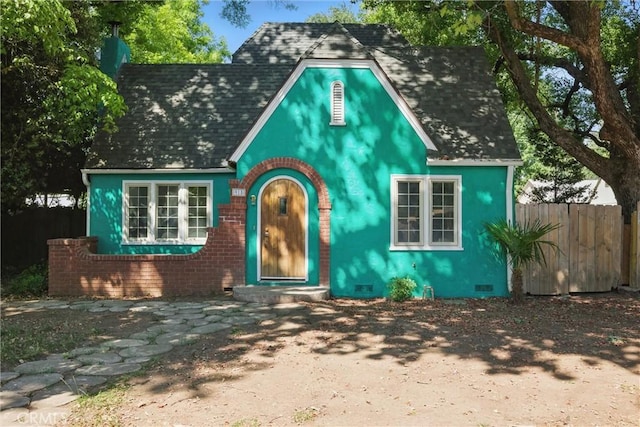 915 Poplar St, Chico, CA 95928 - view of front facade featuring crawl space and a shingled roof