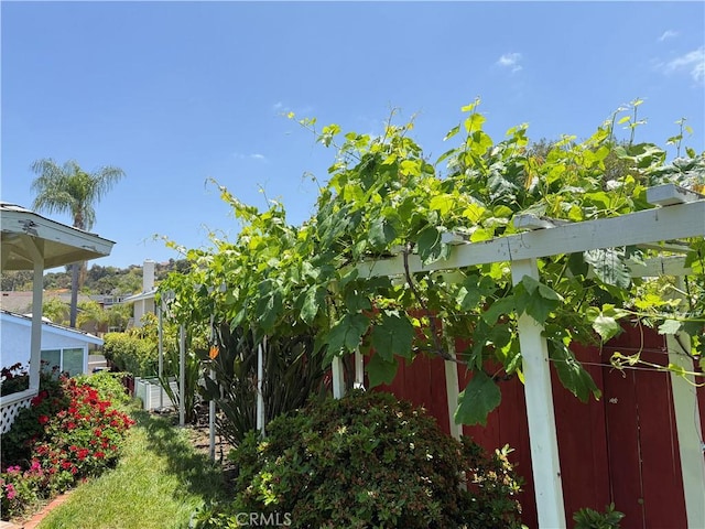 8730 Twin Trails Dr, San Diego, CA 92129 - view of side of home