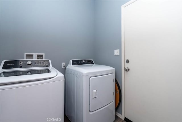 2038 Mesquite Ln, Colton, CA 92324 - washroom with washing machine and dryer