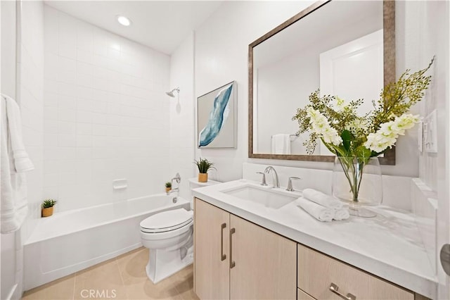 271 Huckleberry, Lake Forest, CA 92630 - full bathroom featuring toilet, vanity, washtub / shower combination, tile patterned flooring, and recessed lighting