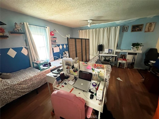 1136 Arapahoe St, Los Angeles, CA 90006 - office area featuring wood finished floors, a ceiling fan, and a textured ceiling