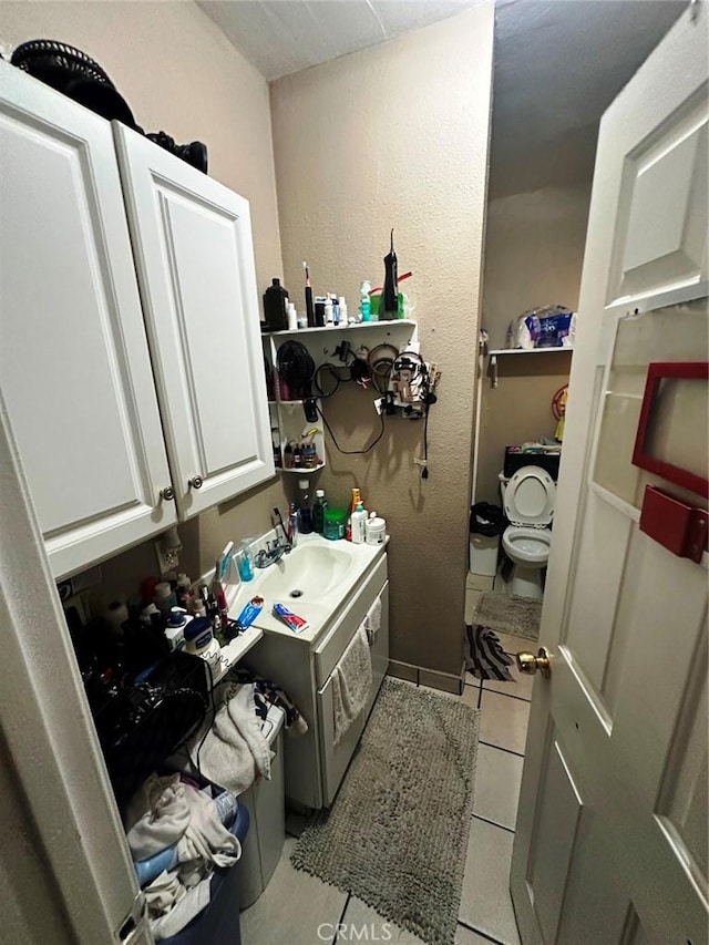 1136 Arapahoe St, Los Angeles, CA 90006 - washroom with light tile patterned floors