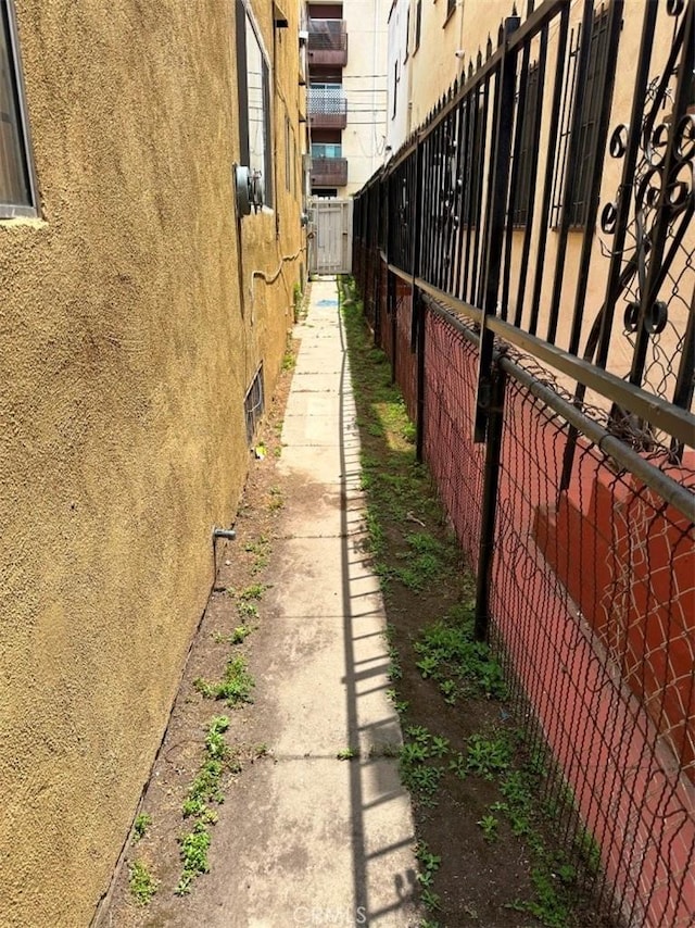 1136 Arapahoe St, Los Angeles, CA 90006 - view of yard