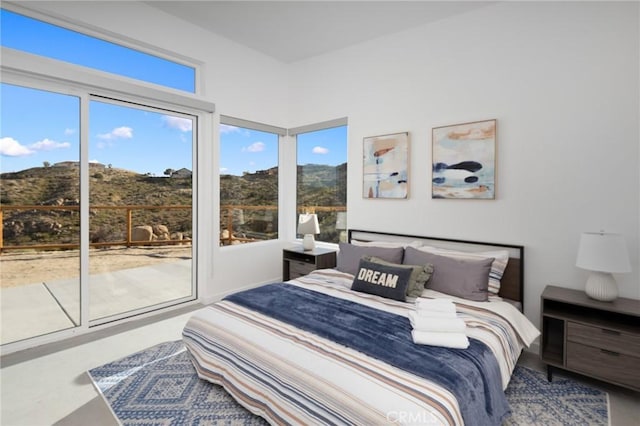 5890 Olema Rd, Yucca Valley, CA 92284 - bedroom featuring a mountain view