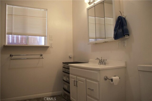 73752 Crestview Dr Unit 29, Palms, CA 92277 - bathroom with vanity and toilet