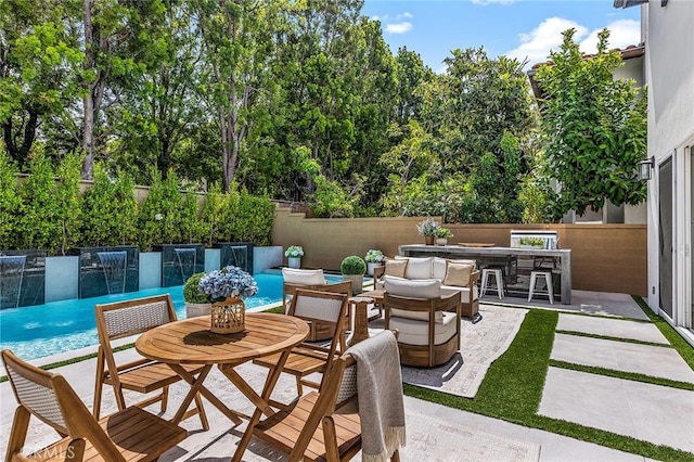 5 Modesto, Irvine, CA 92602 - fenced backyard with outdoor dining space and a patio area