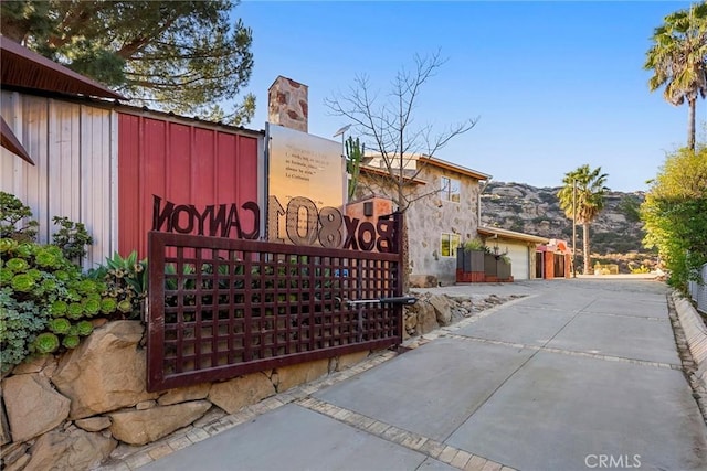 801 Box Canyon Rd, Canoga Park, CA 91304 - view of gate