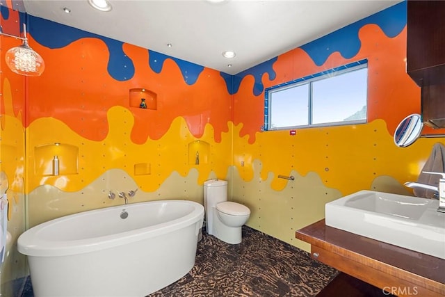 801 Box Canyon Rd, Canoga Park, CA 91304 - full bath featuring a freestanding tub, a sink, toilet, and recessed lighting