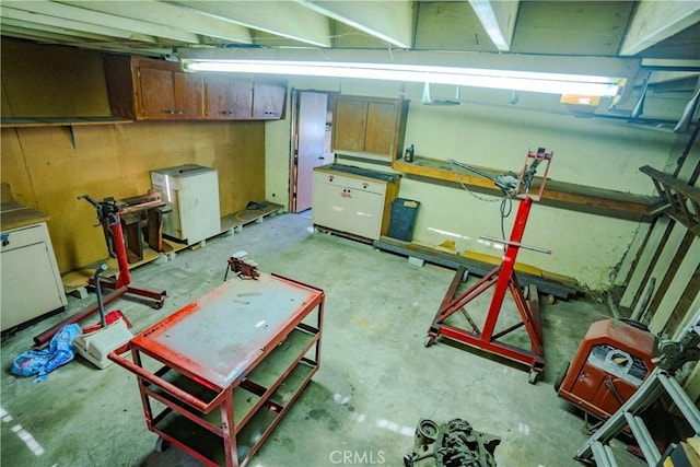 317 N 19th St, Montebello, CA 90640 - basement featuring a workshop area